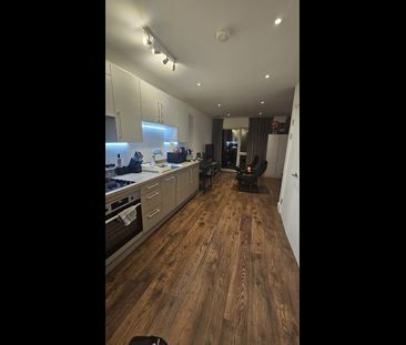 Studio Flat, Barking Wharf Square, IG11 - Photo 6