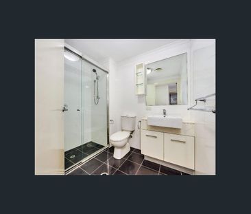 LARGE COURTYARD + SMALLER BALCONY - Photo 5