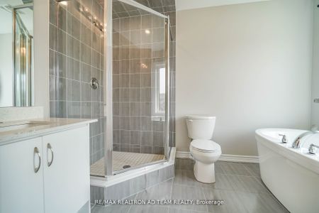 For Lease - 13 Hallmark Way, Whitby, Ontario - Photo 2