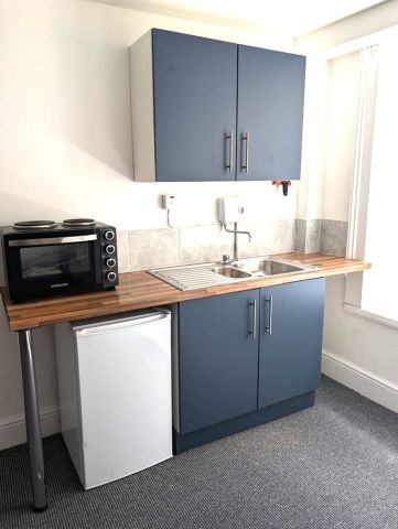 Bedsit, Southleigh Road, BS8 - Photo 3