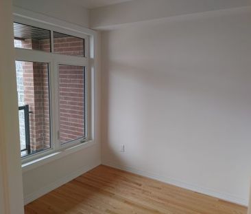 For Lease - 56 Delano Way, Newmarket, Ontario - Photo 4