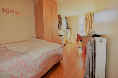 4 bedroom Flat in Flat 10, Leeds - Photo 5