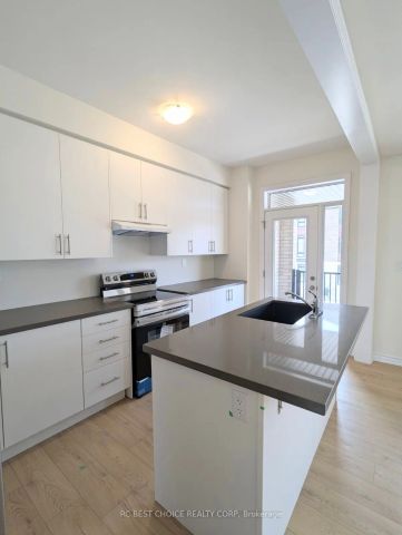 Condo Townhouse For Lease | N9250544 - Photo 3