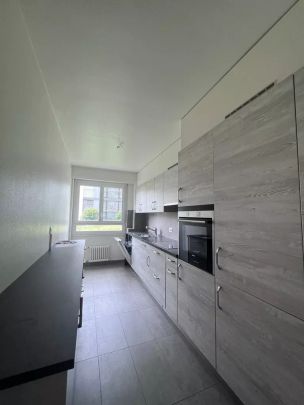 Grand appartement lumineux de 3.5 pièces au rez-de-chaussée - Foto 1