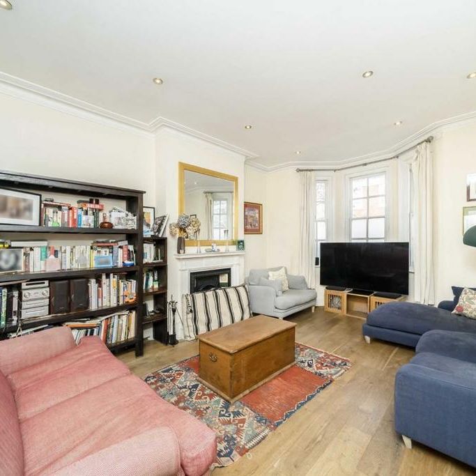 4 bedroom flat to rent - Photo 1