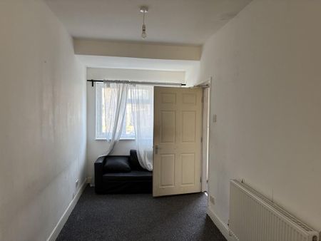 7 bedroom semi-detached house to rent - Photo 3