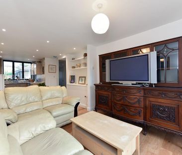 3 bedroom terraced house to rent - Photo 4