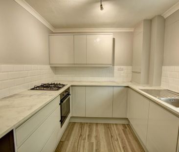 2 bedroom end of terrace house to rent - Photo 2