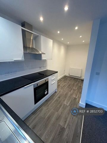 1 bedroom flat to rent - Photo 2