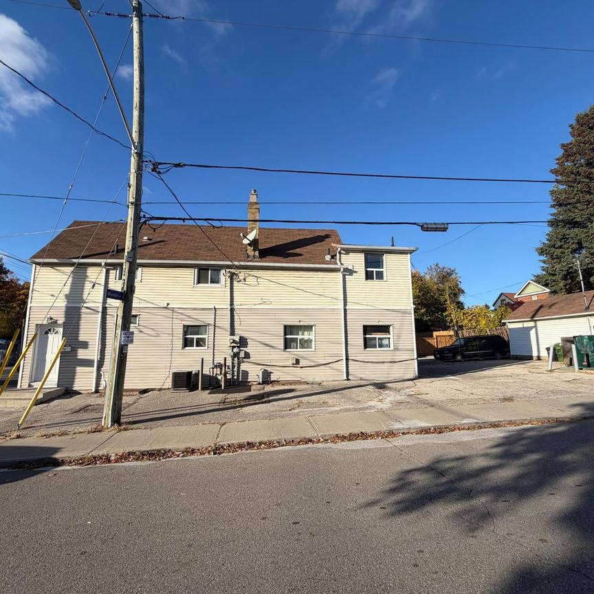 For Lease - 515 Warden Avenue Unit# #Upper, Toronto, Ontario - Photo 1