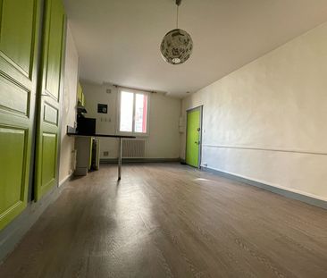 PLACE DES CARMES, T1 27.38 m² avec chauffage collectif ! - Photo 2