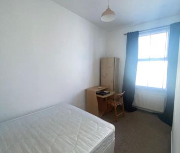 1 bedroom Apartment to let - Photo 4