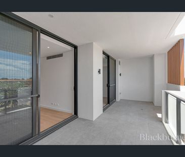 Luxury Living in East Village at Karrinyup: 2nd Floor Unit with Hig... - Photo 6