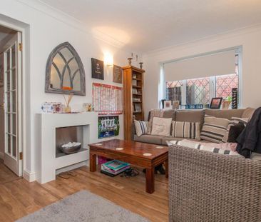 5 bedroom detached house to rent - Photo 1