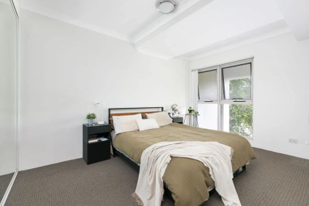 Townhouse Style Living - Photo 3