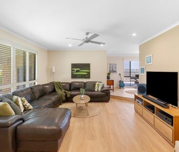 The Ultimate Benowa Family Home – Space, Pool & Parkside Living - Photo 5