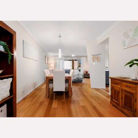 3Bedrooms, 2Bathrooms - Photo 1