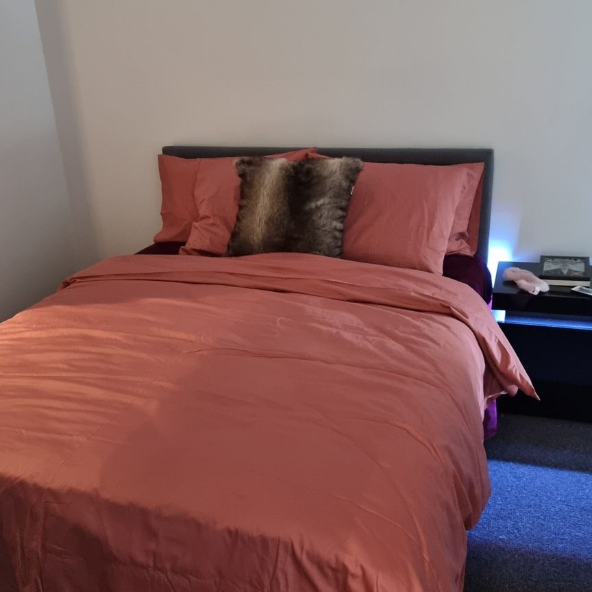 St Kilda Road - Photo 1