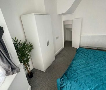 House share to rent on - Photo 2