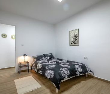 Carrer dels Germans Villalonga, Valencia, Valencian Community 46020 - Photo 6