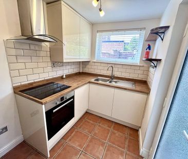2 bedroom end of terrace house to rent - Photo 6