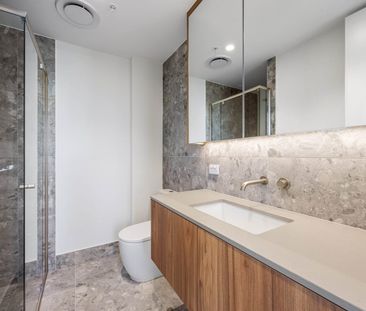 Find home: where light-filled living meets inner-west convenience - Photo 6