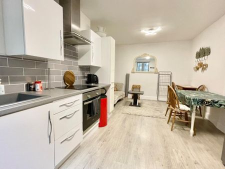 2 bedroom terraced house to rent - Photo 2