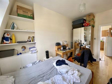 Porchester Road, London - Photo 2