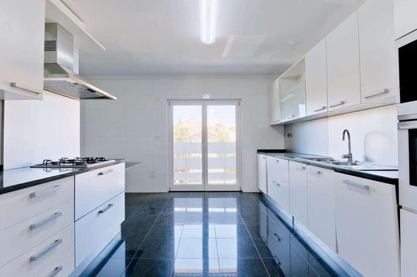 3 Bedroom Apartment with swimming pool, São Pedro do Estoril, Cascais - Photo 1
