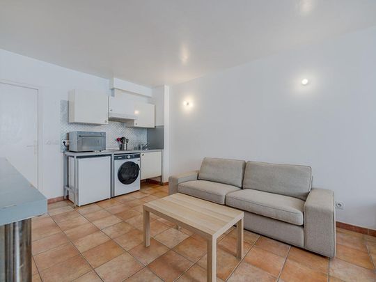 Location Appartement 1 pièce 27m² MARSEILLE 11ème - Photo 1