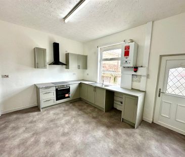 3 bedroom terraced house to rent - Photo 5