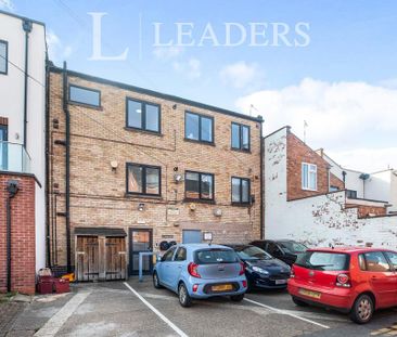 2 bedroom flat to rent - Photo 2