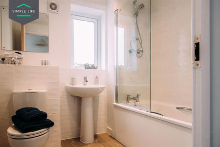 3 bedroom semi-detached house to rent - Photo 3