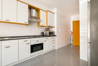 3 Bedroom Apartment with a view, Telheiras, Lisboa