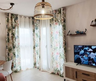 Apartamento de alquiler en Carrer de Joan de Joanes, Oliva Nova - Photo 1