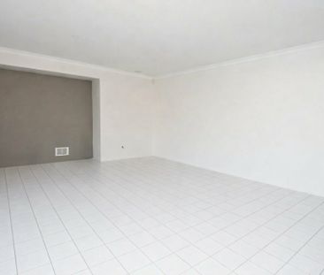 Spacious Family Home with Multiple Living Areas – Hammond Park - Photo 1