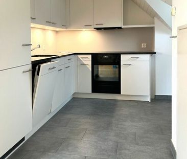 Grosszügige und charmante Dachwohnung mit 5 m Raumhöhe! - Photo 4