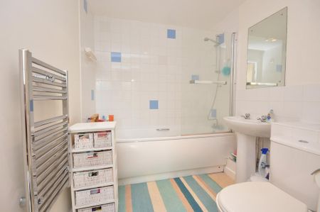2 bedroom flat to rent - Photo 4
