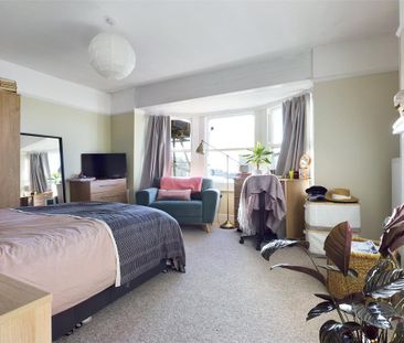 4 bedroom apartment to rent - Photo 3