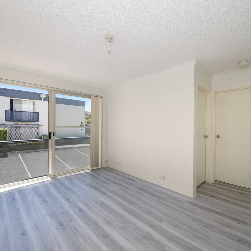 Updated 2 Bedroom Unit in Prime Location - Photo 1