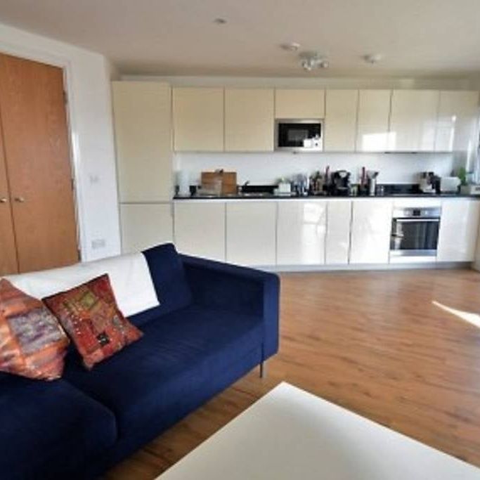 1 Bed Flat, Arthur Road, SW19 - Photo 1