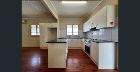 A lovely cottage with charm. - Photo 3