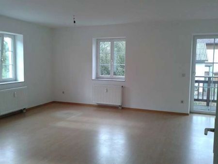 Helle 3-Zimmer-Wohnung mit Balkon und PKW-Stellplatz in ruhiger Wohnlage in Obernberg - Photo 2