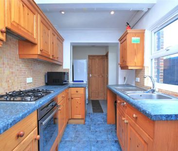 3 bedroom end of terrace house to rent - Photo 5