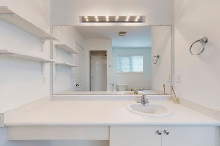 For Lease - 76 Rustle Woods Avenue, Markham, Ontario - Photo 3