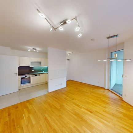 | NEUWERTIGE WOHNUNG MIT LOGGIA IM 3.STOCK | NÄHE FH TECHNIKUM | U6 DRESDNER STRASSE | TG-PLATZ VERFÜGBAR | - Photo 1