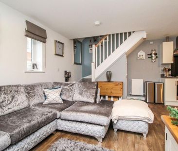 2 bedroom semi-detached house to rent - Photo 3