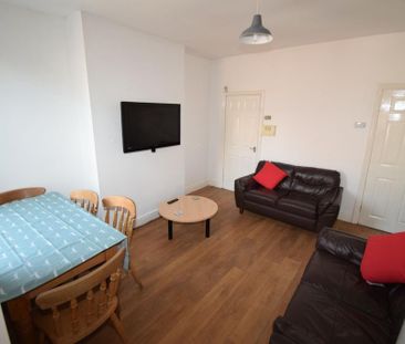 4 bedroom terraced house to rent - Photo 1