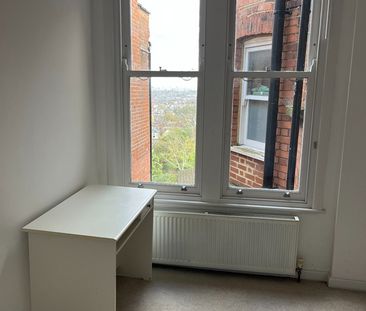 2 Bed Maisonette, Muswell Hill Broadway, N10 - Photo 4