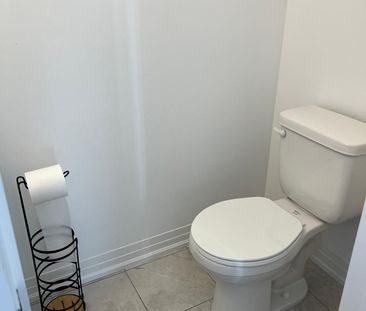 For Lease - 119 Fairlane Avenue, Barrie, Ontario - Photo 6